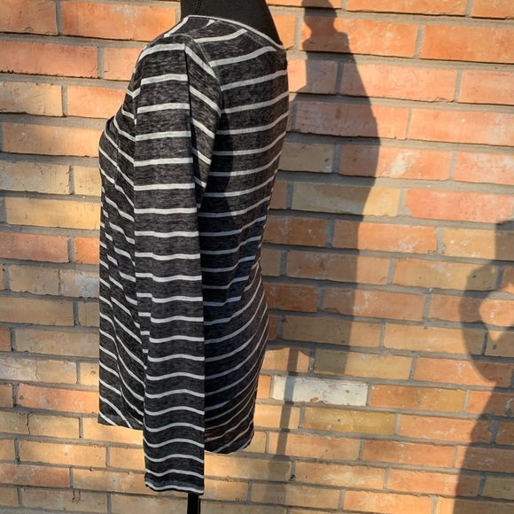 Derek Heart Gray long sleeve striped pocket T Sz L - Picture 3 of 8